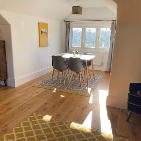 Stylish Georgian Apartment In An Ideal Location Норт Уолшам Екстериор снимка